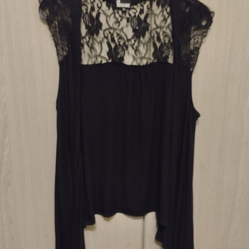 No Name Sleeveless Vest like new, cotton with lace, black
