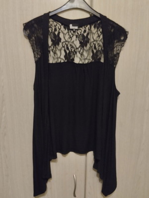 No Name Sleeveless Vest like new, cotton with lace, black