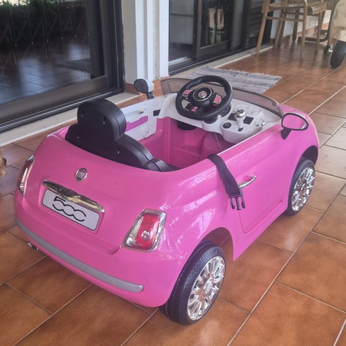 Fiat electric toy car like new with remote control