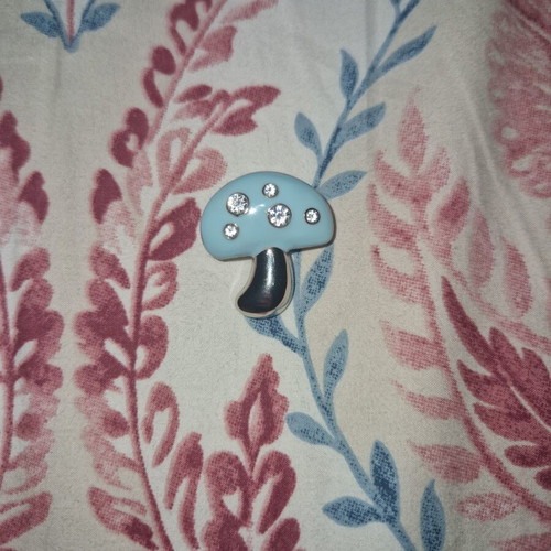 Crocs Jibbitz Charms pack of 3 new, cherries, metal mushroom & heart