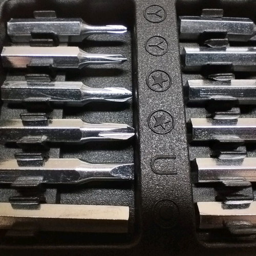 Small screwdrivers set with 24 bits new in case