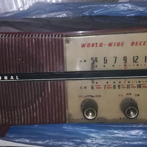 National Panasonic RE-710 radio used, vintage 1960