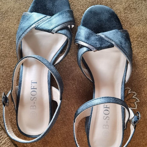 Women's sandals heel 5.5 cm like new, gray and silver