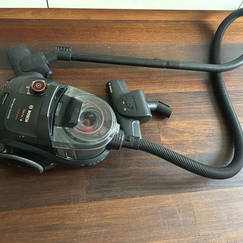 Bosch Series 4 BGS21POW2 vacuum cleaner used, bagless, 2 lt
