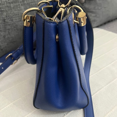 Carvela Kurt Geiger crossbody bag blue new, medium size