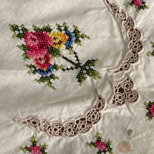 Vintage napkins used, pack of 5, handmade embroidered