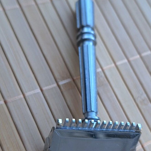 Gem Micromatic open comb single edge razor '40s used