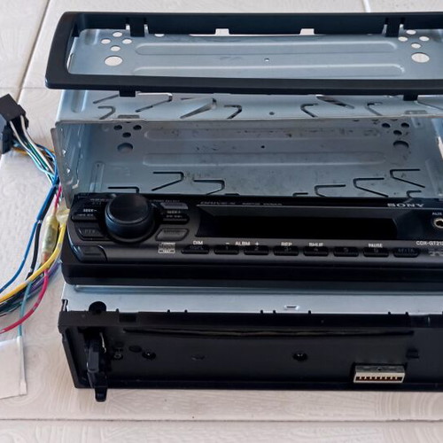 Sony CDX-GT212 Car Radio-CD Player 45Wx4 MP3 AUX