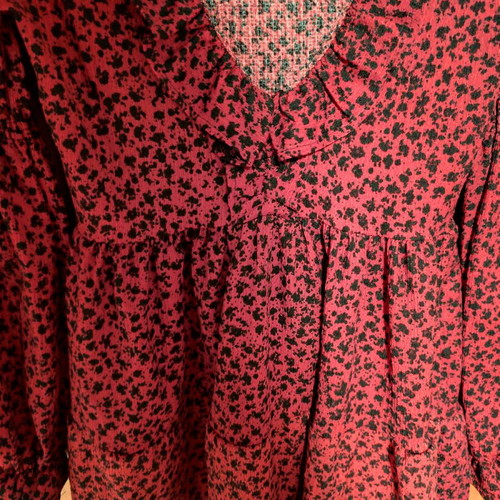 Mango blouse with deep neckline, size S, new, black and red