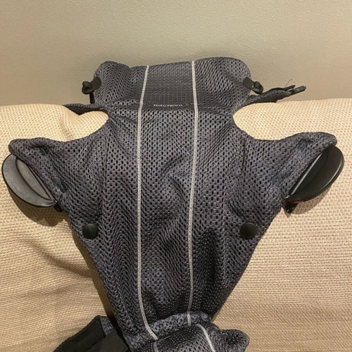 Baby Bjorn baby carrier like new for babies 3.2 to 11 kg