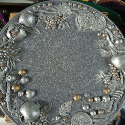 Round festive platters, six like new