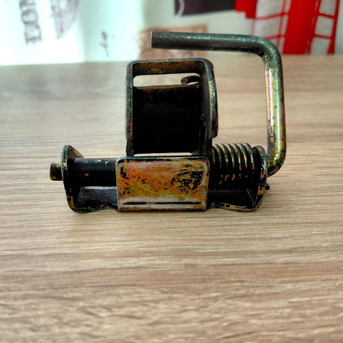 GLX Seat Latch used, functional, very good condition