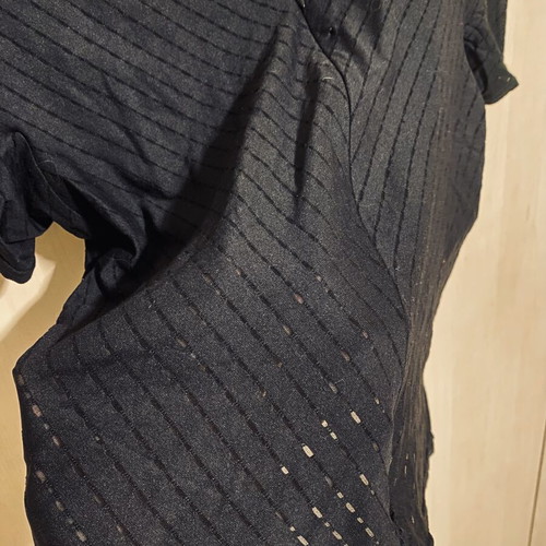 Vogue black elastic blouse with V-neck and zipper