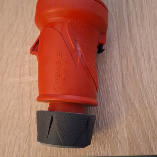 Three-phase plug new