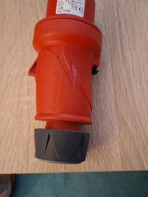 Three-phase plug new