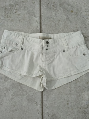 Bershka white low-rise denim shorts with triple button closure