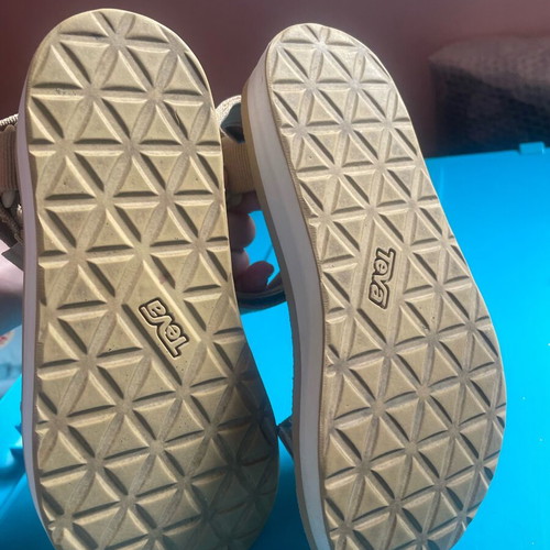 Teva beige platform sandals like new, size 36
