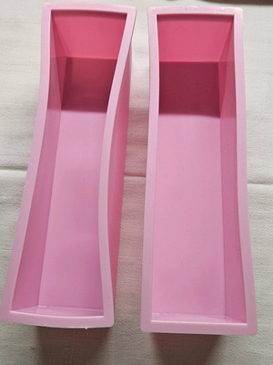 Silicone molds like new, set of 2