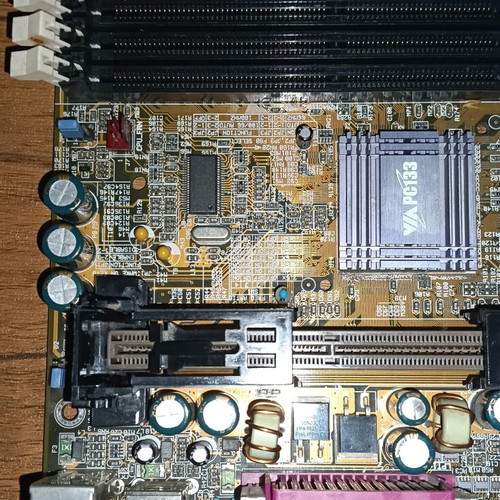 PA61 REV.D2 Motherboard used, Slot 1, 3 RAM slots, 4 PCI slots