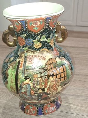 Chinese decorative vase like new, 27cm high, 15cm wide
