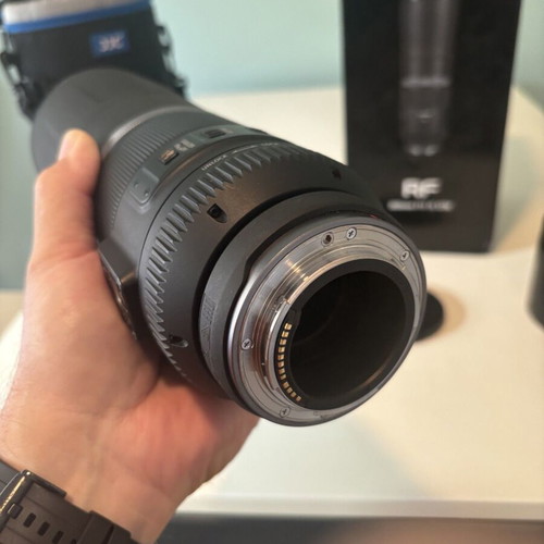 Canon RF 800mm F11 IS STM lens, like new