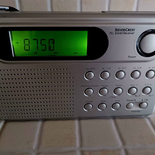 SilverCrest PLL World Receiver portable digital radio