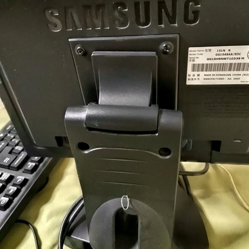 Samsung monitor used with mouse, keyboard and HDMI adapter