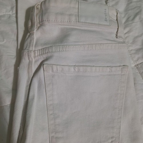 Bershka white women's straight cropped jeans like new
