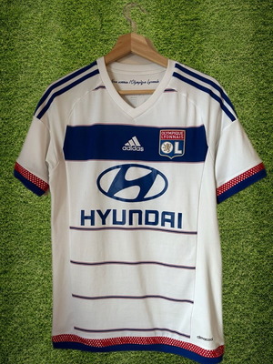 Lyon 2015/2016 home jersey Lacazette size M like new