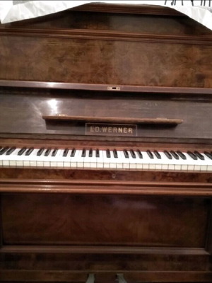 Werner piano like new, former East Germany Berlin