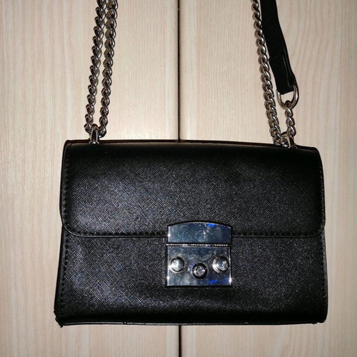 Shoulder bag used like new
