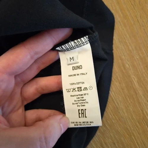 DUNO Men's T-Shirt Size M Black with Zipped Chest Pocket