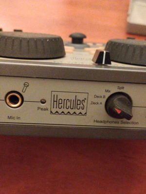 Hercules DJ Console MK2 mixer