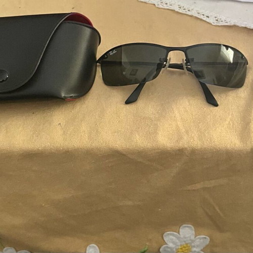 Rayban sunglasses like new, black