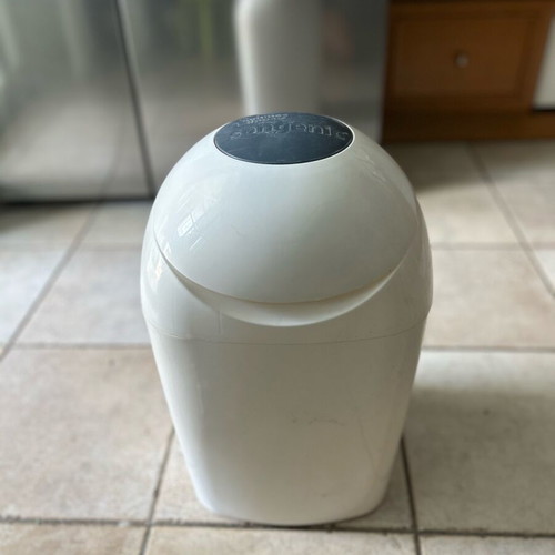 Tommee Tippee diaper disposal bin used, twist & click, 30 film capacity