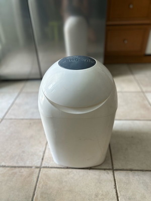 Tommee Tippee diaper disposal bin used, twist & click, 30 film capacity
