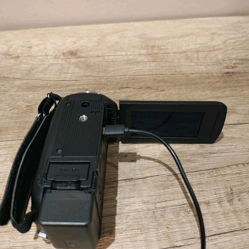 Panasonic HC-V180 Camera like new
