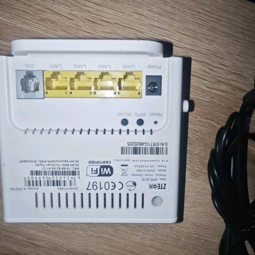 Router ZTE ZXHN H108N PSTN like new