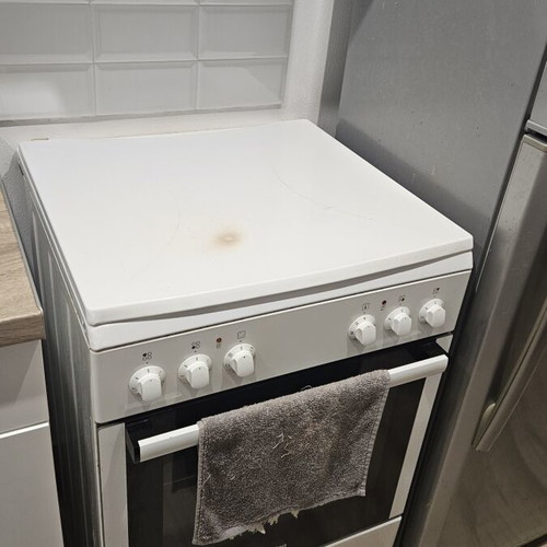Korting oven and Samsung fridge set