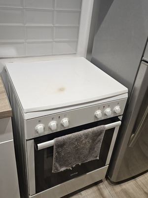 Korting oven and Samsung fridge set