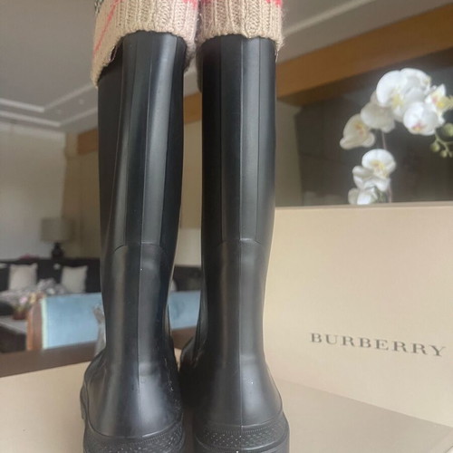 Burberry black rain boots with check lining size 38 like new