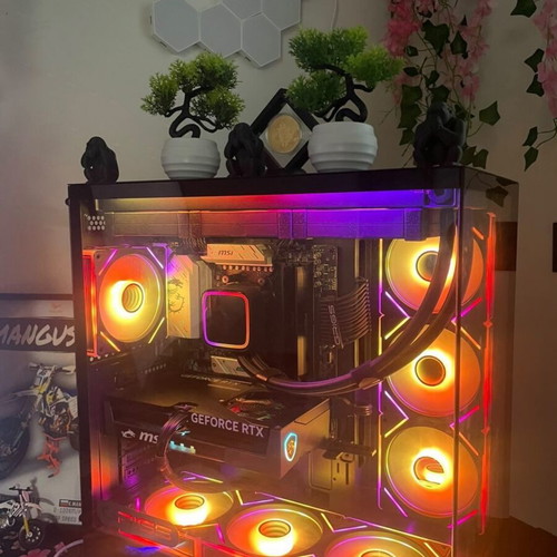 Gaming computer GiRIGS NOVA MAX like new with AMD Ryzen 5 9600X