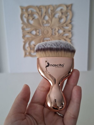 Nascita Professional πινέλο foundation ροζ χρυσό αχρησιμοποίητο