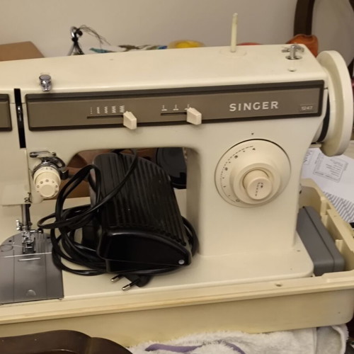 Singer sewing machine used, unknown purchase year