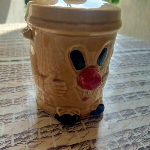 Decorative ceramic jar
