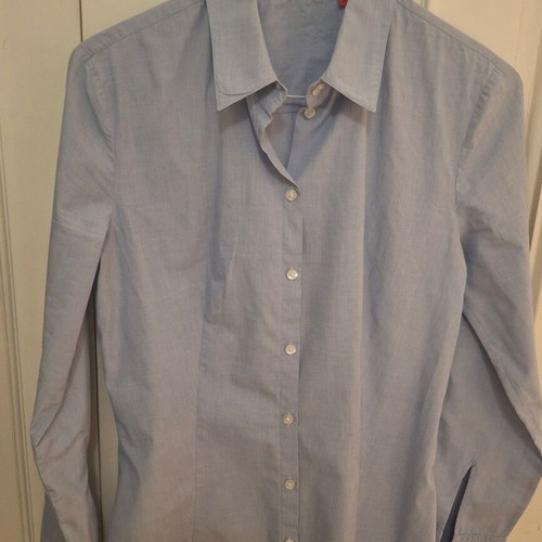 Hugo Boss blue shirt like new, small