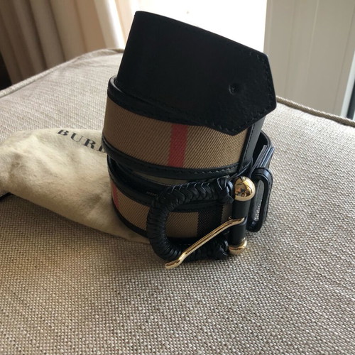 Burberry women's belt new, size 100, black