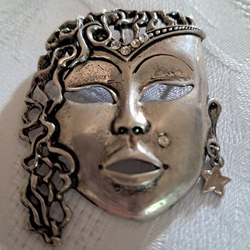 Silver brooch from the 80s Italian, like new, heavy construction