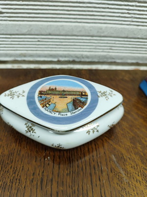Porcelain fondant dish used, old, diamond shape 14x19cm