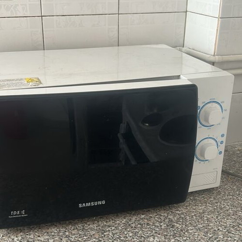 Microwave oven used, Samsung, fully functional